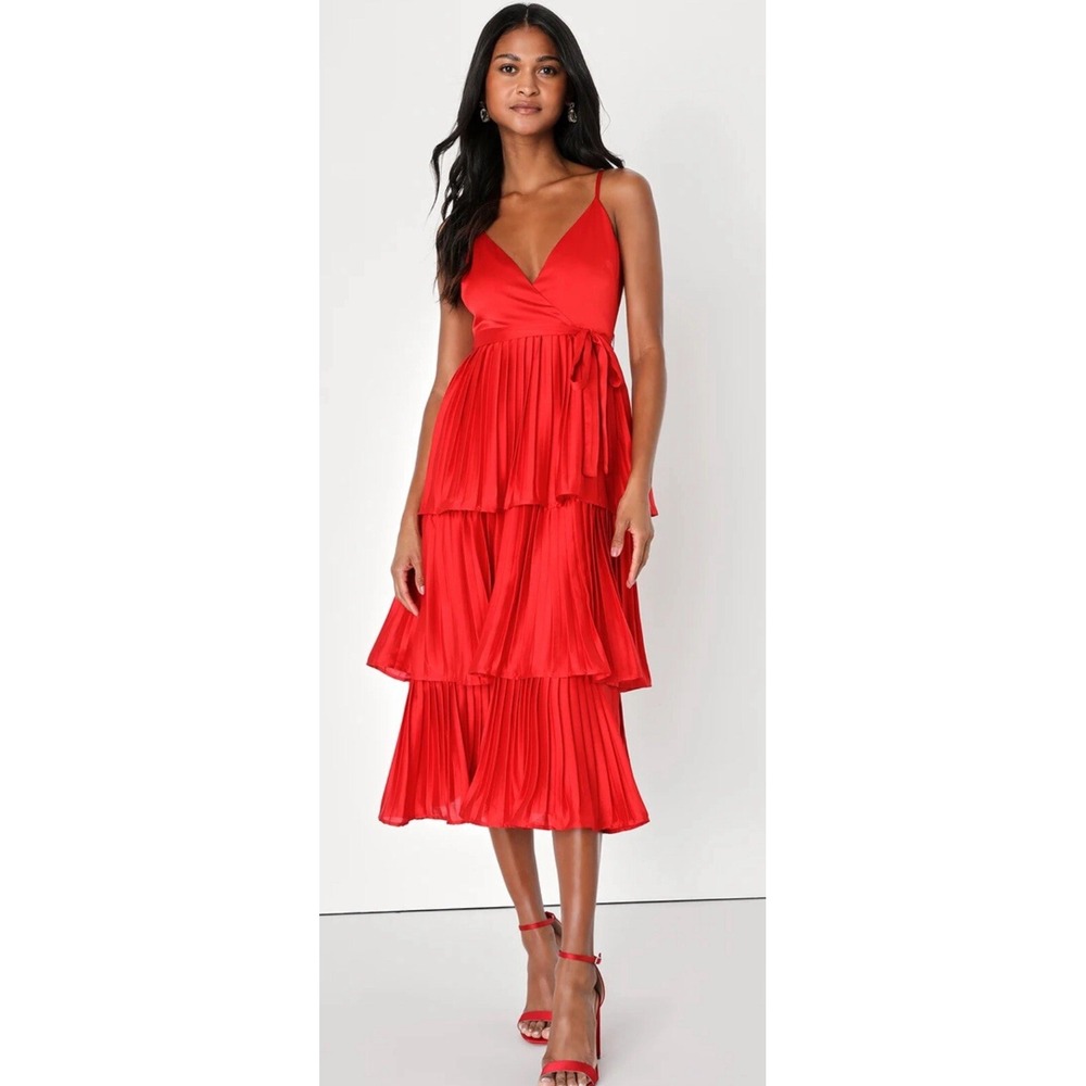 Lulus Rare‎ Beauty Red Pleated Tiered Midi Dress Womens Large NWT Wedding Guest